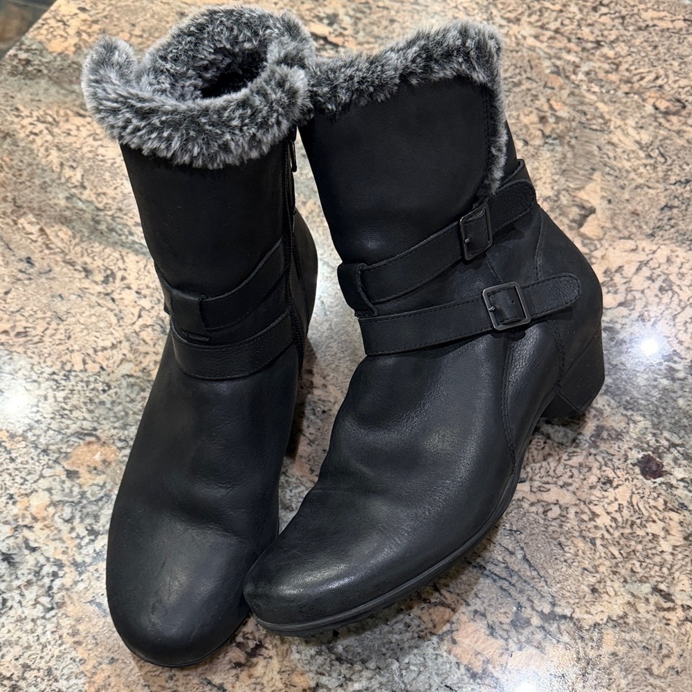 Abeo Black Fur-Trimmed Winter Boots